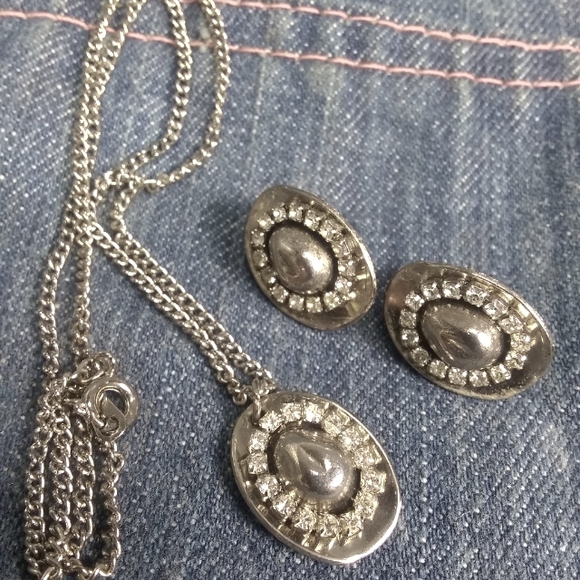 Vintage Cowboy Rhinestone Silver Hat Set /3 Earrings & Necklace - Picture 4 of 5